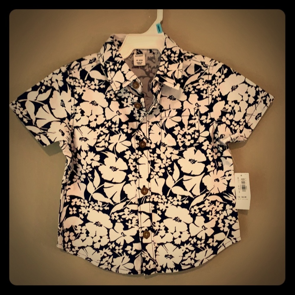Button down Hawaiian shirt